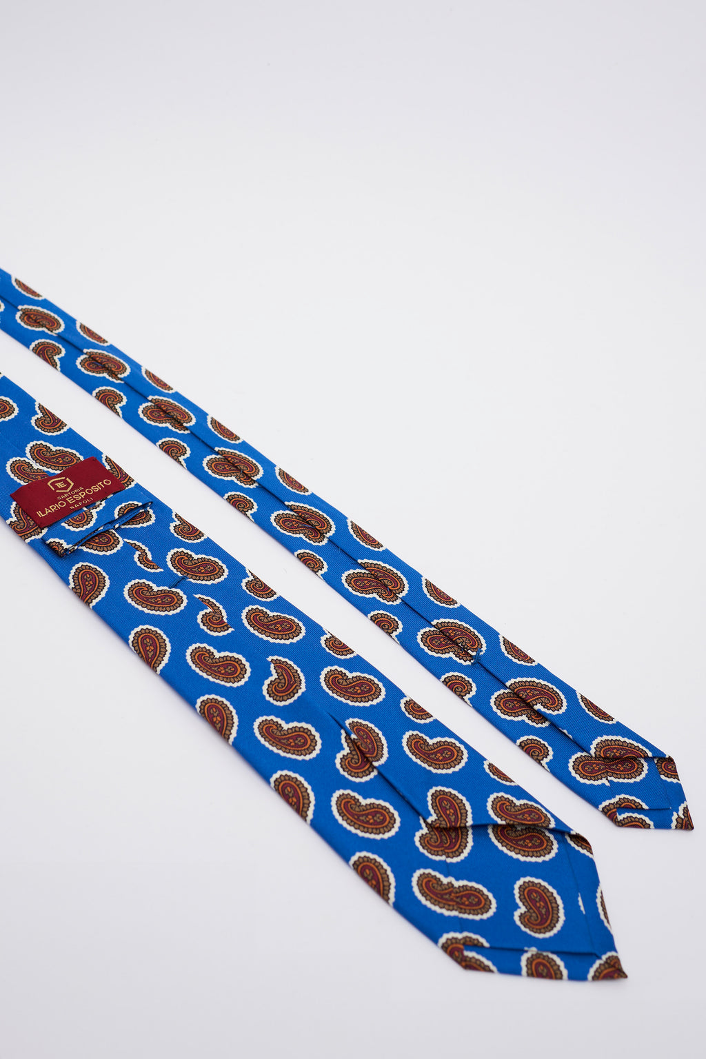 Cravatta in Seta Azzurra con Disegno Marroncino