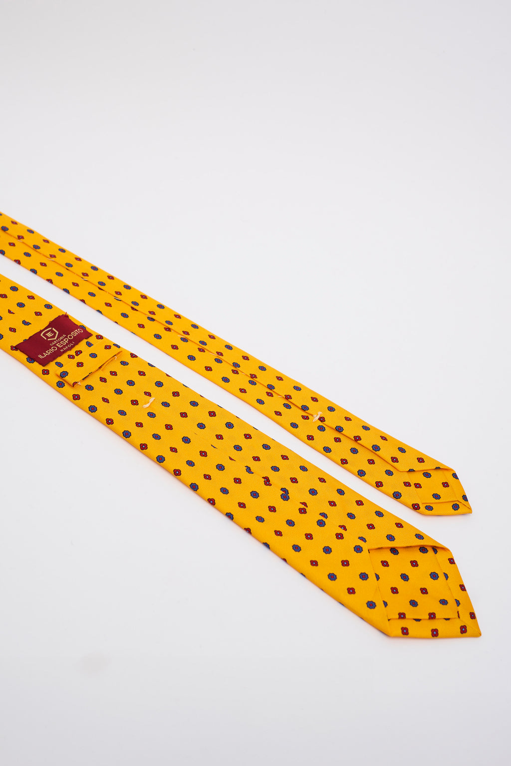 Cravatta in Seta Gialla con Fiori Blu e Rossi