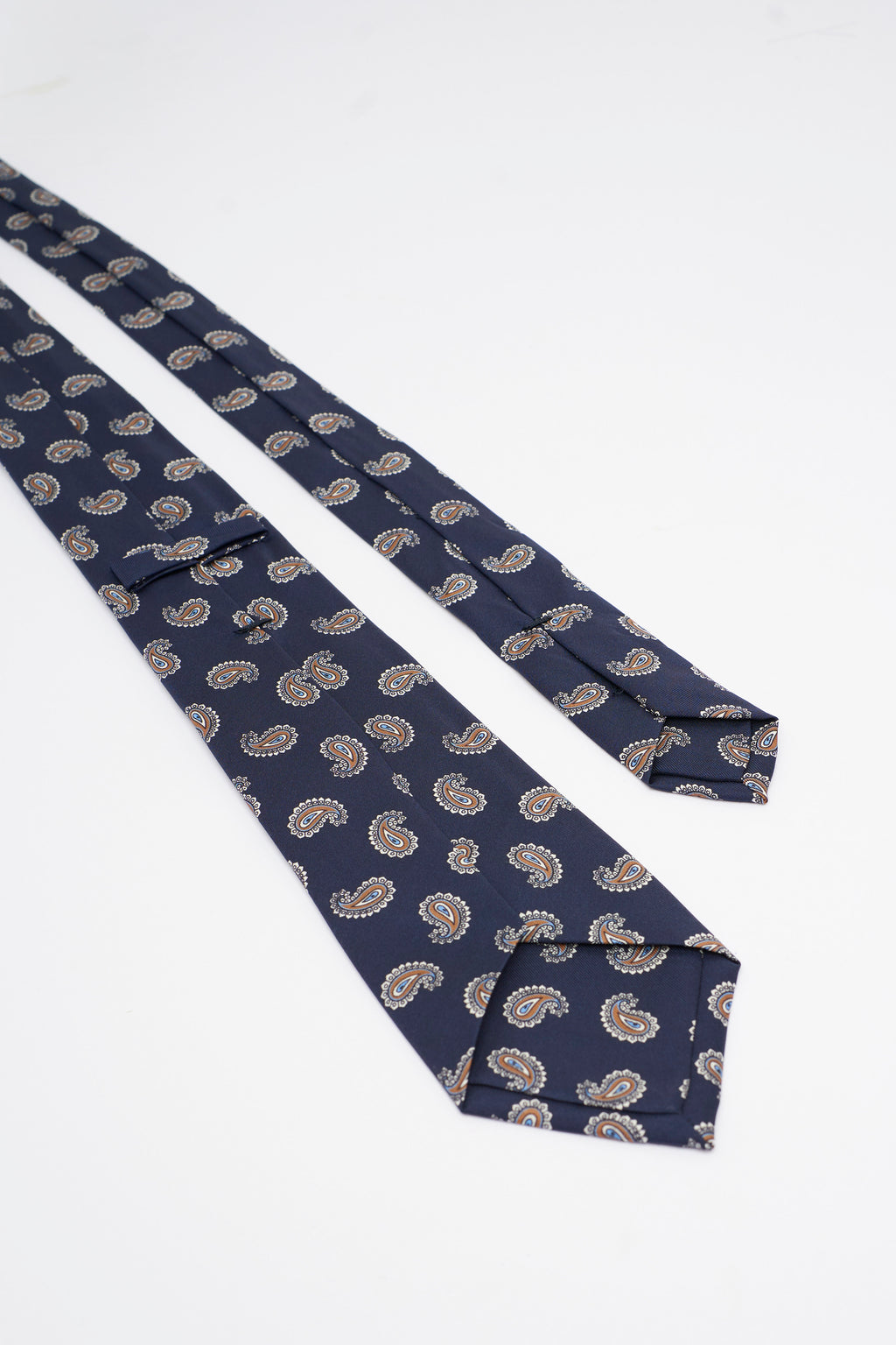 Cravatta in Seta Blu Navy con Motivo Paisley