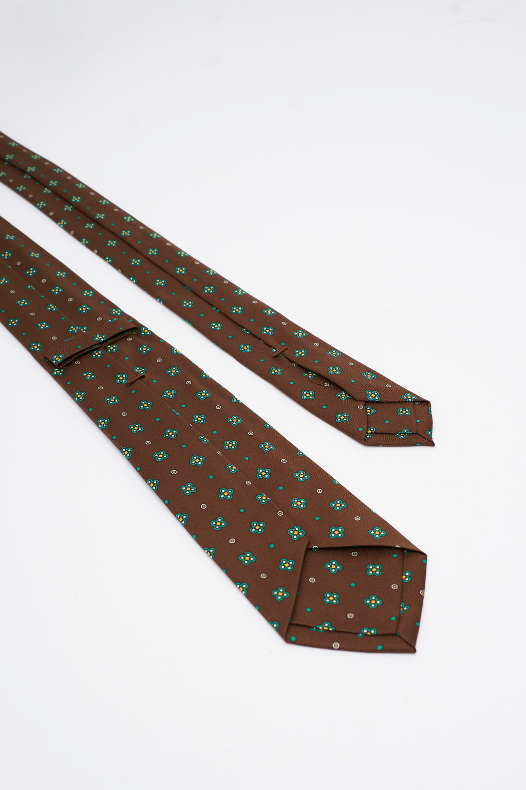 Cravatta in Seta Marrone con Motivo a Fiori