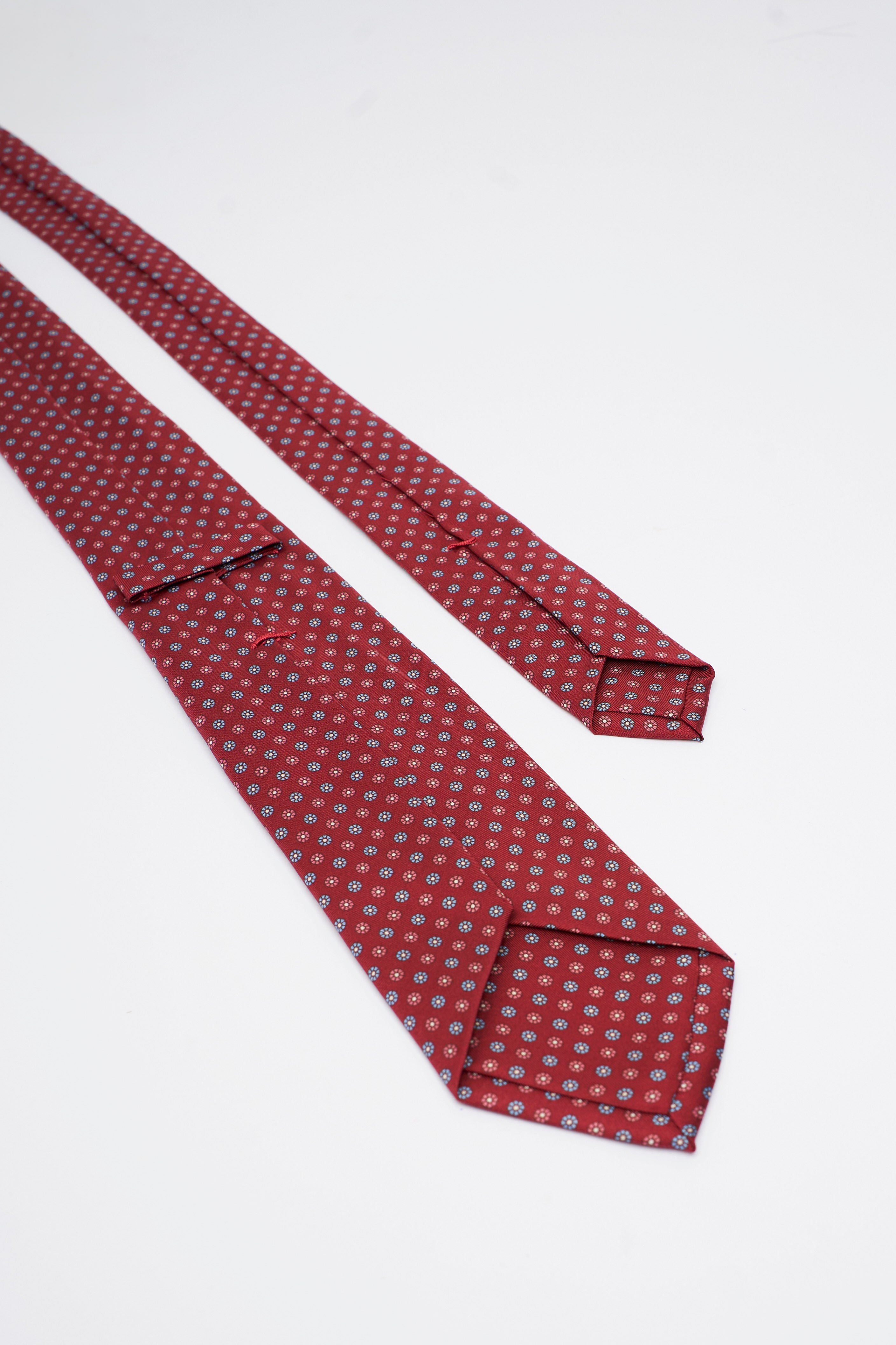 Cravatta in Seta Bordeaux con Motivo a Piccoli Fiori