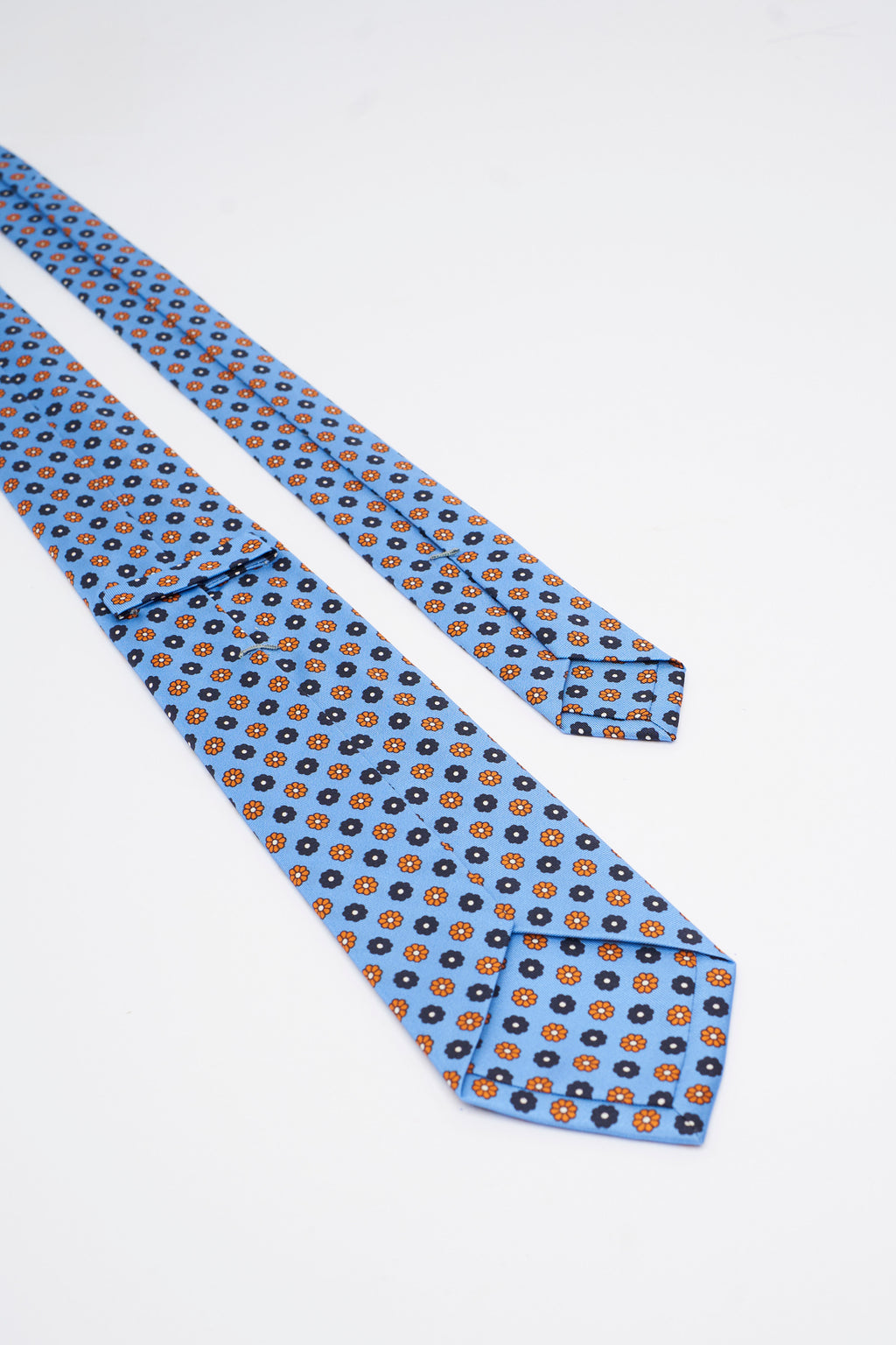 Cravatta in Seta Azzurra con Motivo a Fiori Piccoli