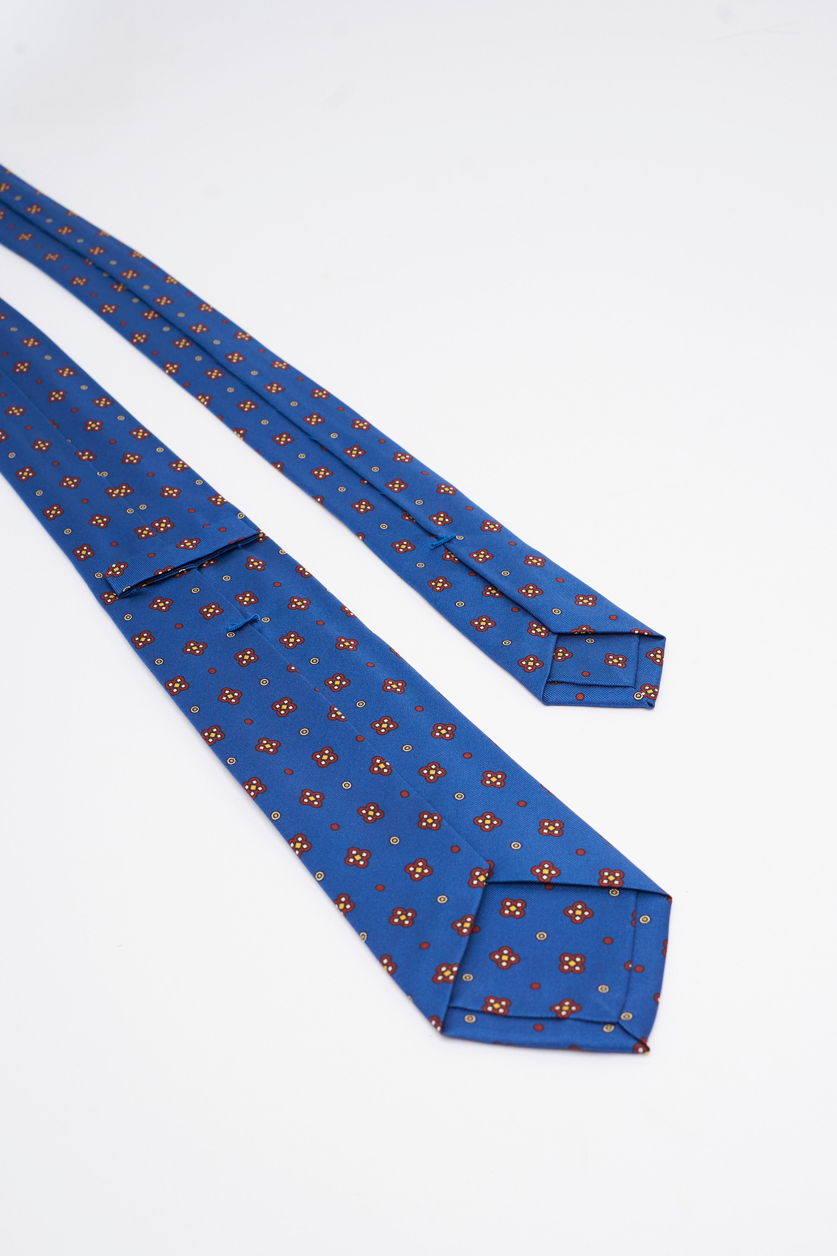 Cravatta in Seta Blu con Motivo Alternato